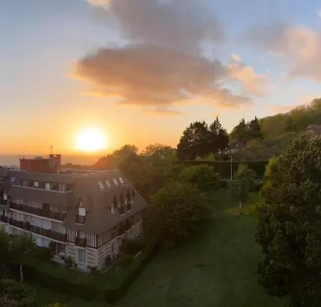 Apartamento à 10 Minutes à Pieds De La Plage, Résidence La Corniche Du Mont Canisy - Traveller Award 2023 *